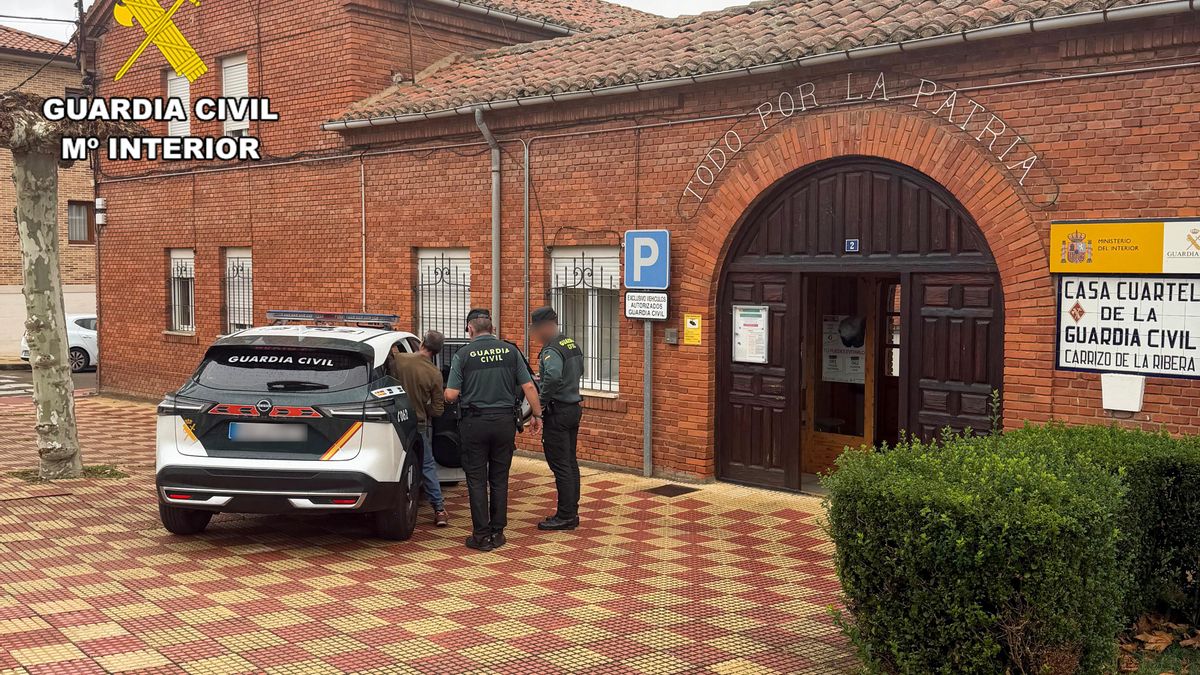Detenido en Carrizo tras robar 1.800 euros de la recaudación de un bar y forcejear con la responsable.