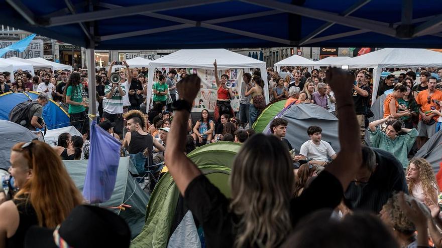 Detenido un acampado en Puerta del Sol tras amenazar con una navaja a una de las coordinadoras
