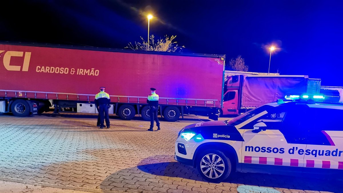 Detenidos dos teloneros por robar en camiones aparcados en la AP-2 entre Montblanc y Lleida
