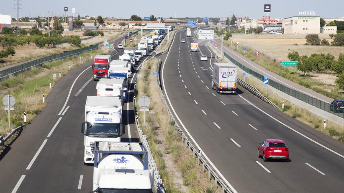 Cuatro heridos leves en dos accidentes en Tàrrega y Albatàrrec