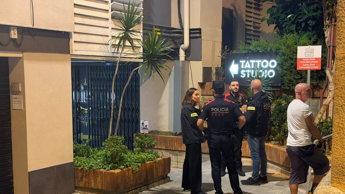 Matan a tiros al responsable de una tienda de tatuajes en Badalona: dos hombres, en busca y captura