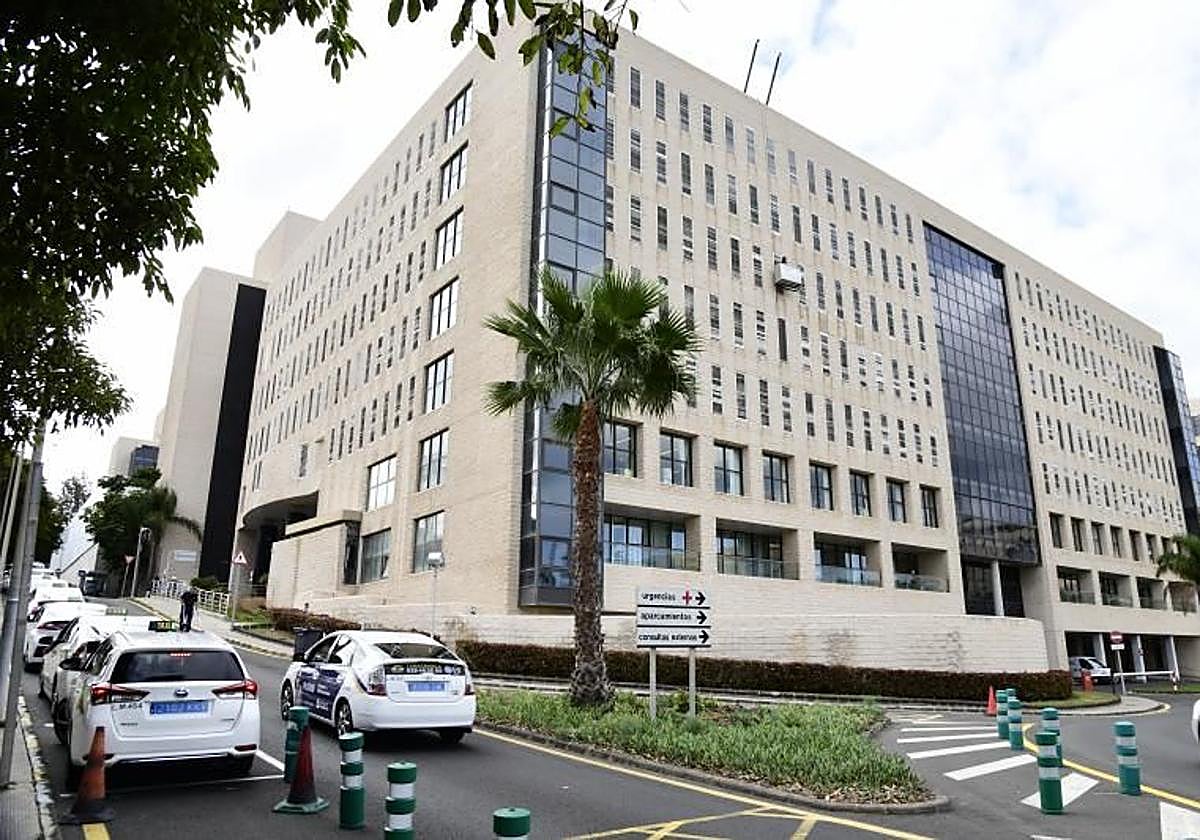 Un motorista de 25 años, herido grave, tras sufrir una colisión con un coche en Las Palmas de Gran Canaria