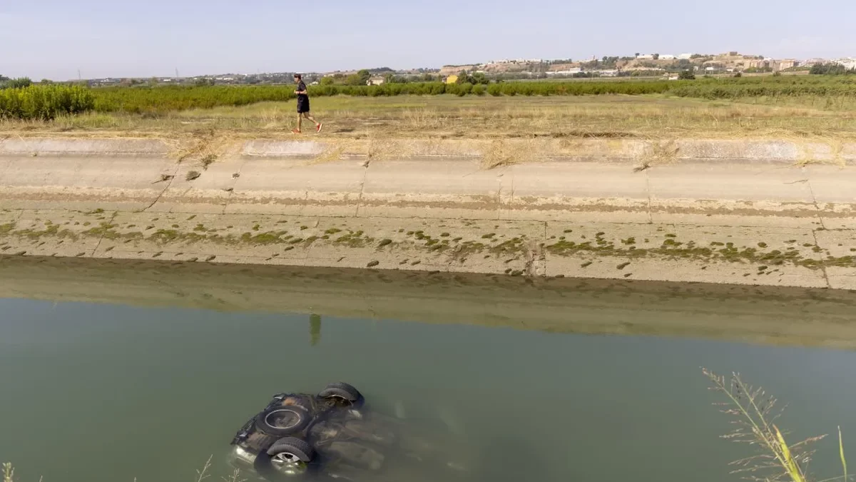 Hallan un coche en el interior del canal de Seròs en Copa d’Or