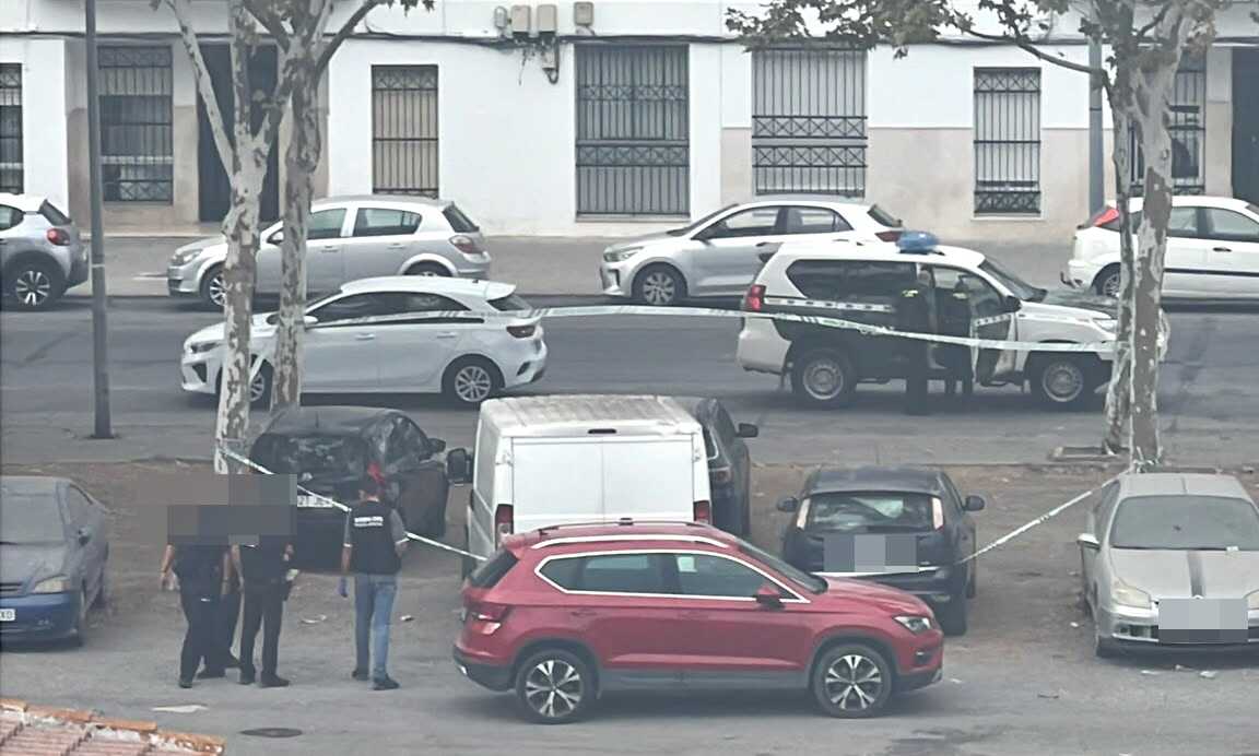 Aparece un hombre sin vida en una furgoneta en Isla Cristina