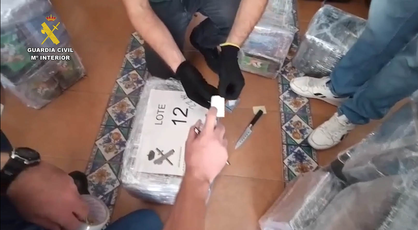 La Guardia Civil realiza la mayor aprehensión de cocaína en la historia de la provincia tras incautar más de 576 kilos en la localidad de Arenales de San Gregorio