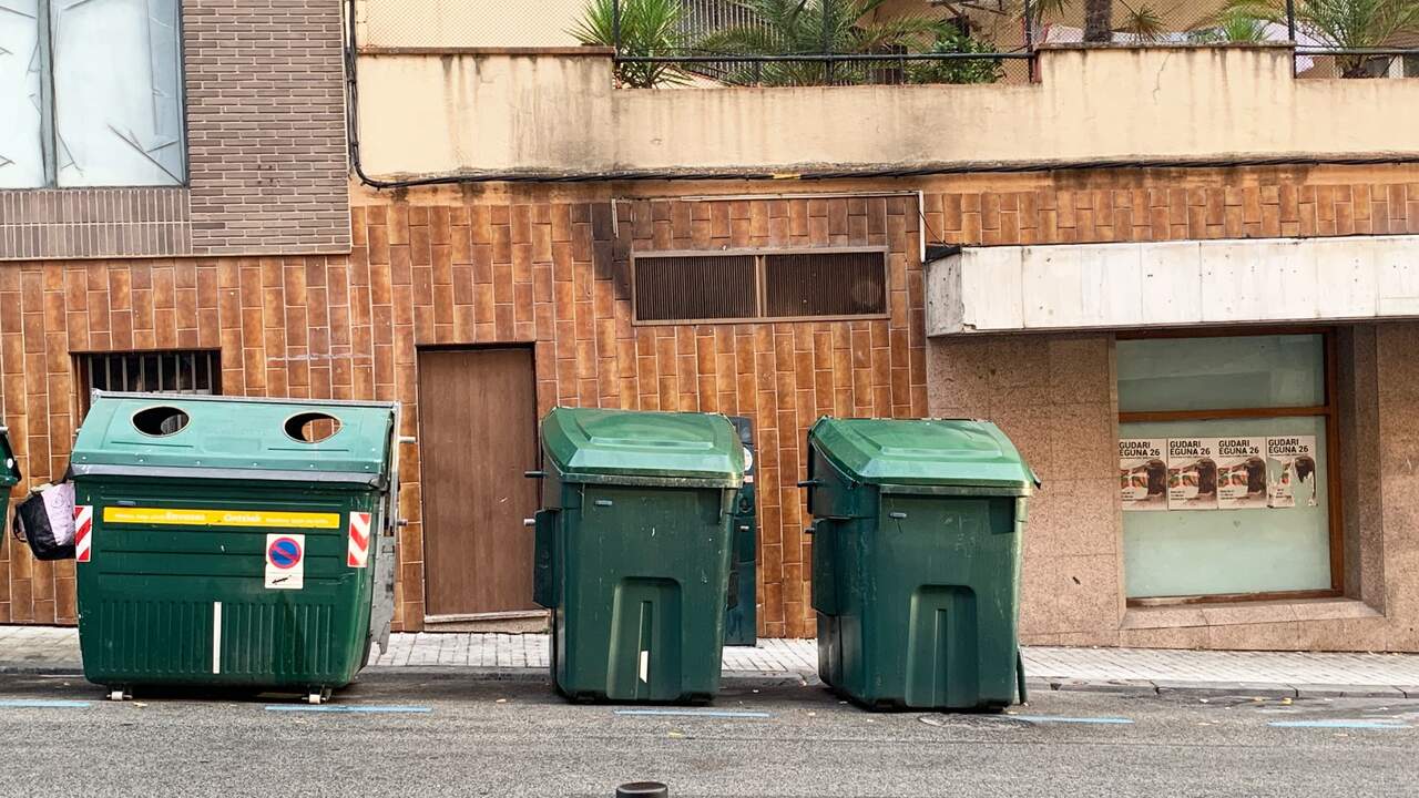 Un incendio en una bajera 'okupada' por marroquís en Pamplona obliga a intervenir a bomberos y policía