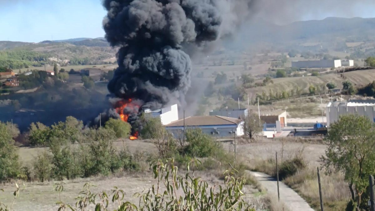 Confinamiento de los vecinos de Santa Coloma de Queralt por un incendio