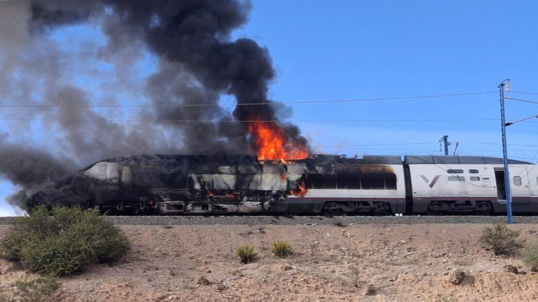 Incendio en la locomotora de un AVE en Ricla, Zaragoza: suspendida la circulación de la línea Madrid-Barcelona