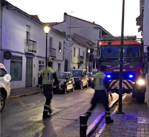 Los bomberos del SCIS realizaron 100 actuaciones este domingo, en una jornada marcada por las lluvias