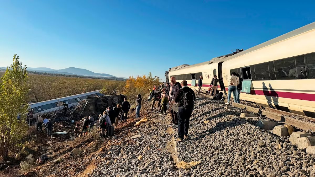 Interrumpida la circulación de la alta velocidad entre Madrid y Andalucía por el choque entre dos trenes