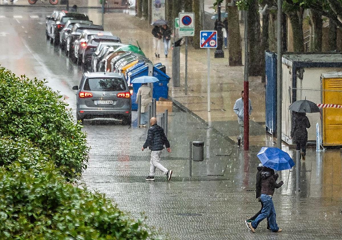 Logroño registra 14 incidencias por las últimas lluvias: inundaciones de calles, aparcamientos y caídas de árboles