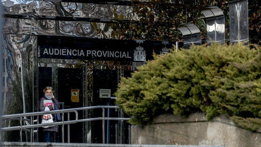 Absuelta una mujer juzgada por estafar casi 50.000 euros a su padre en Madrid