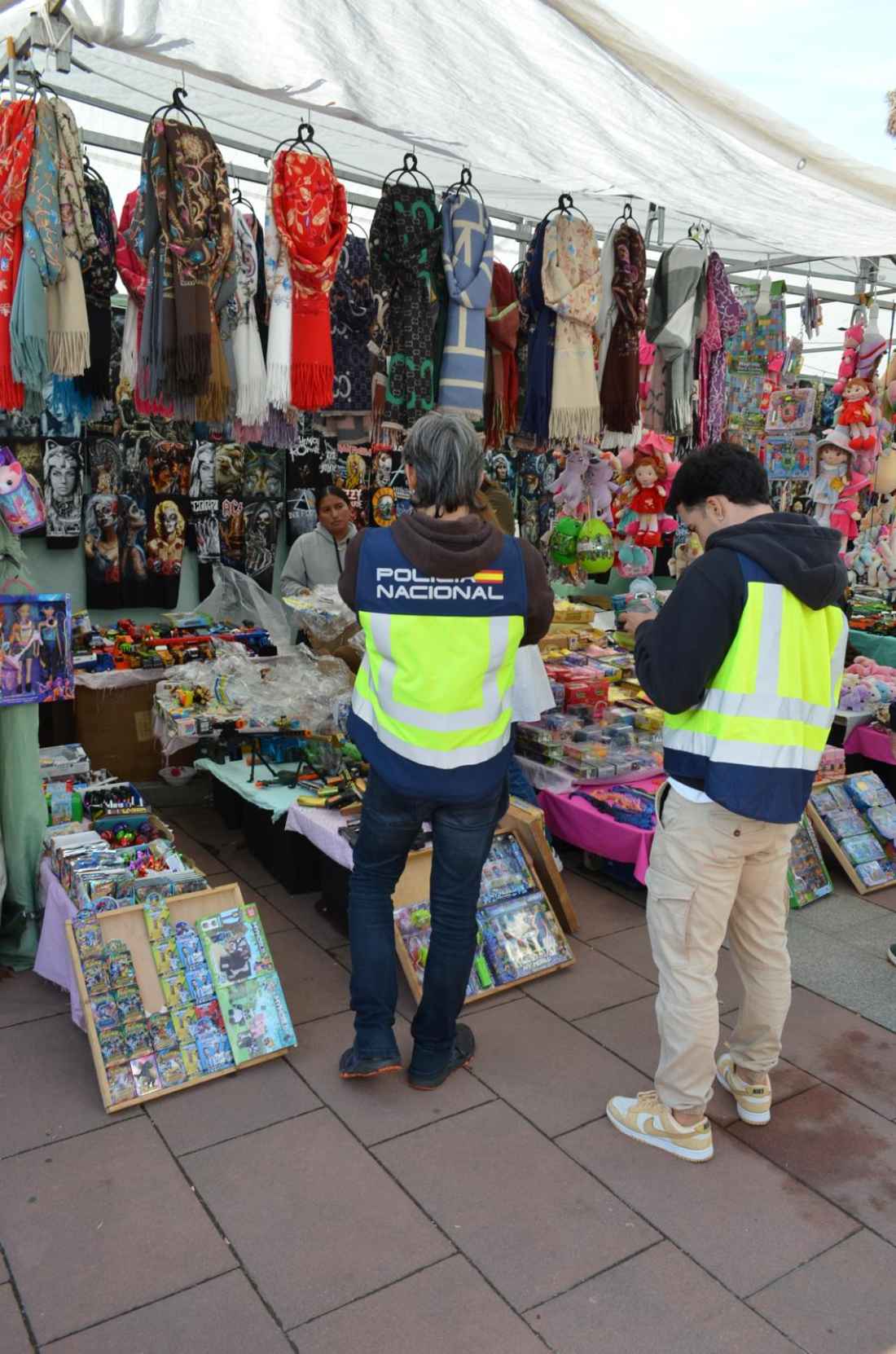 Retiran de la venta, en fiestas de San Saturio, numerosos juguetes potencialmente peligrosos