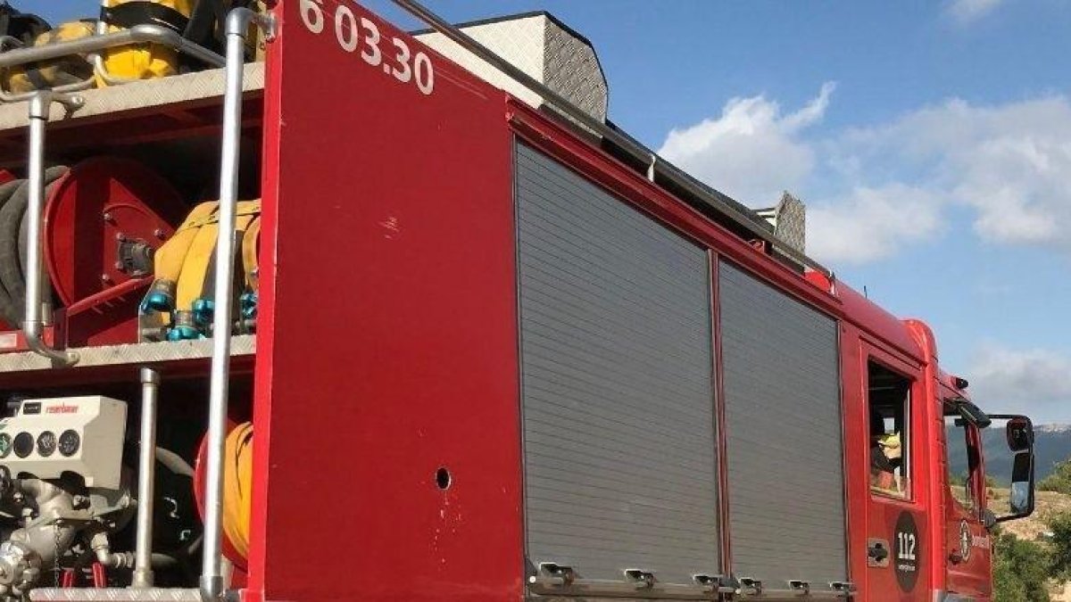 El olor a comida podrida de un bar de Tarragona provoca malestar entre sus vecinos