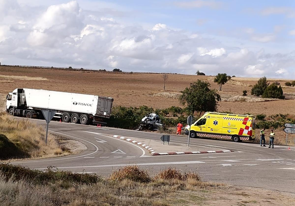 Herida una mujer en un grave accidente entre un turismo y un camión en la provincia de Burgos
