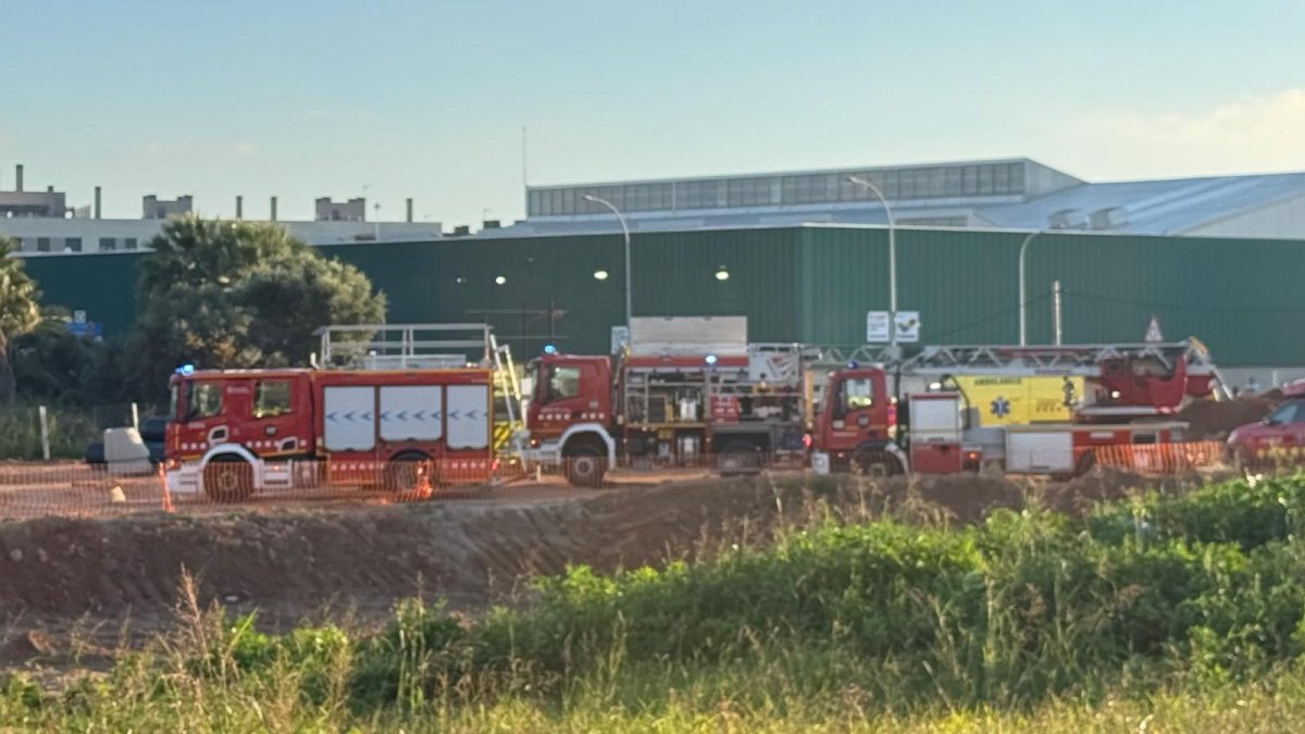herido un operario al quedar atrapado por una excavadora en una obra