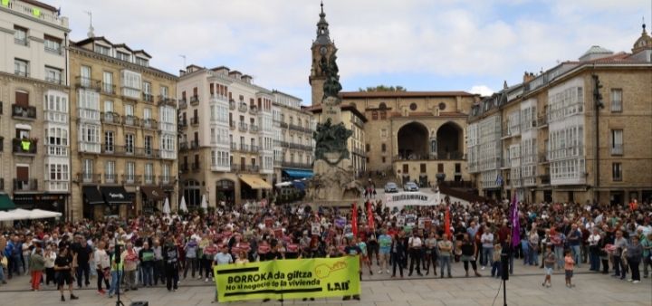 Crisis vivienda: Señalan a Vitalquiler-Adania en Vitoria