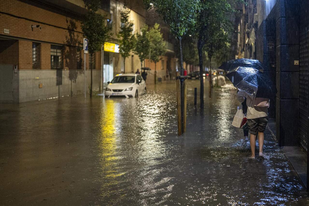 Fallecen dos personas en Barcelona a causa del temporal